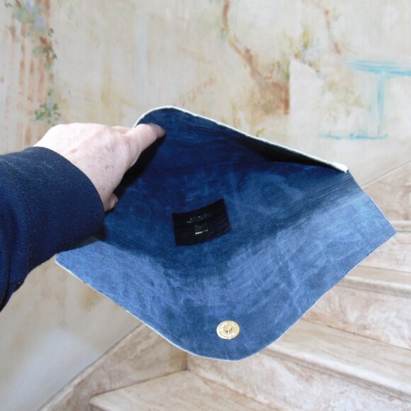 H " To Honor Them " Oversized White Leather Reptilian Croc Flap Envelope Clutch - Picture 8 of 10